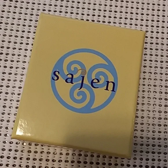 Sajen Pendant - Picture 4 of 8